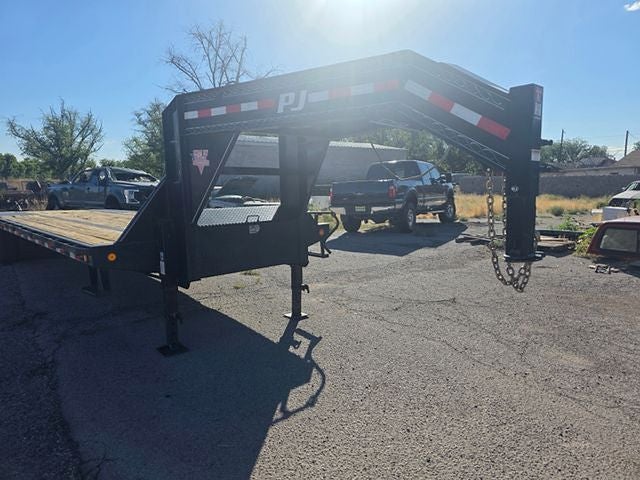 2020 PJ TRAILER 28FT GOOSNECK